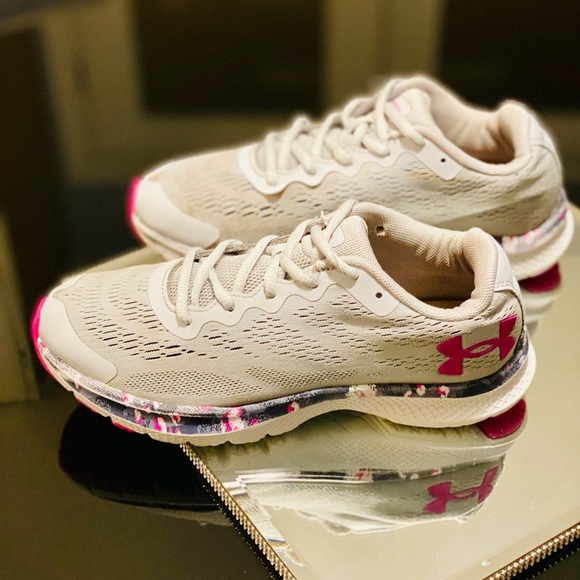 Under Armour - Picture 4 of 7